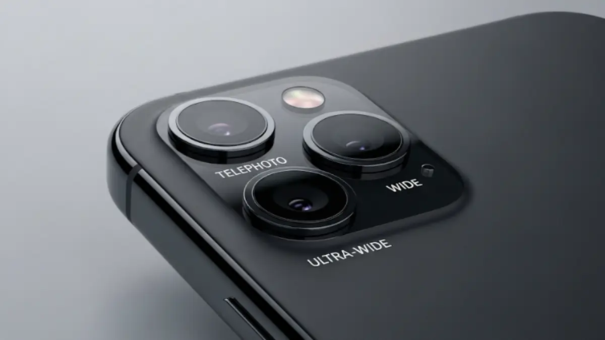 iPhoneの3眼カメラ（広角・超広角・望遠）構成を背面から示した画像