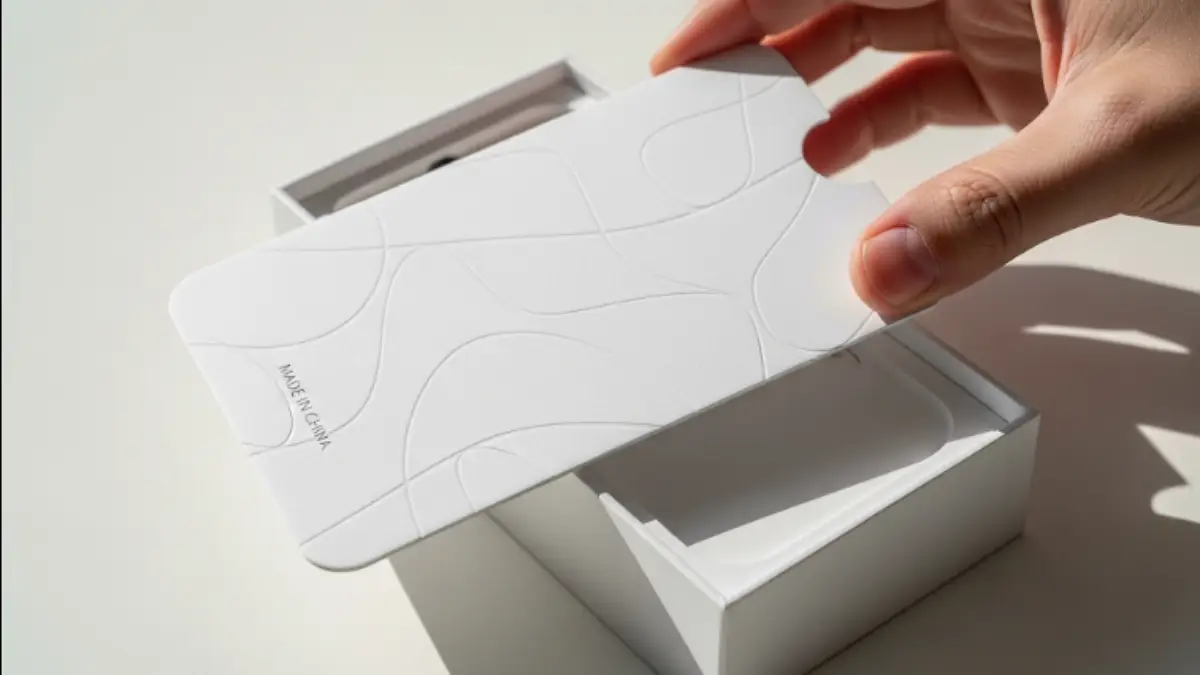 Xperia 1 VIIのパッケージ裏面にあるMade in China表記を示すクローズアップ