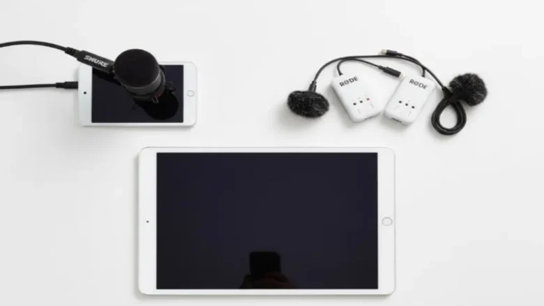 iPadと外付けマイク（Shure、RODE、SENNHEISERなど）を並べた紹介画像