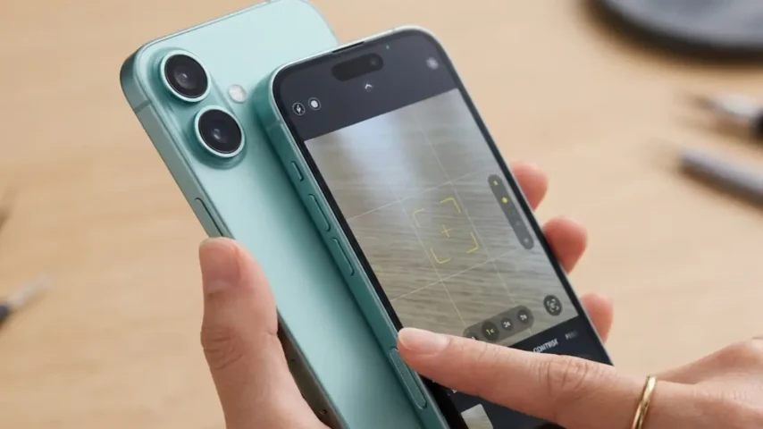 iPhone16カメラコントロールボタンの基本 iPhone16の右下ボタンでカメラコントロールを操作する日本人の手元